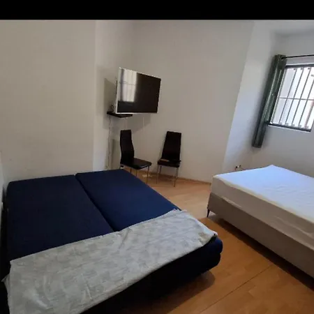 Apartment With Garden Split