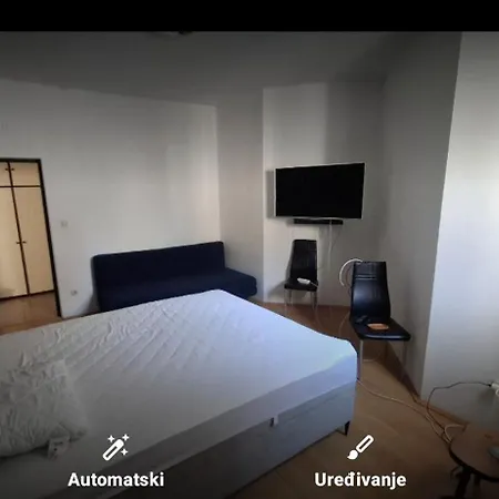 With Garden Apartman *